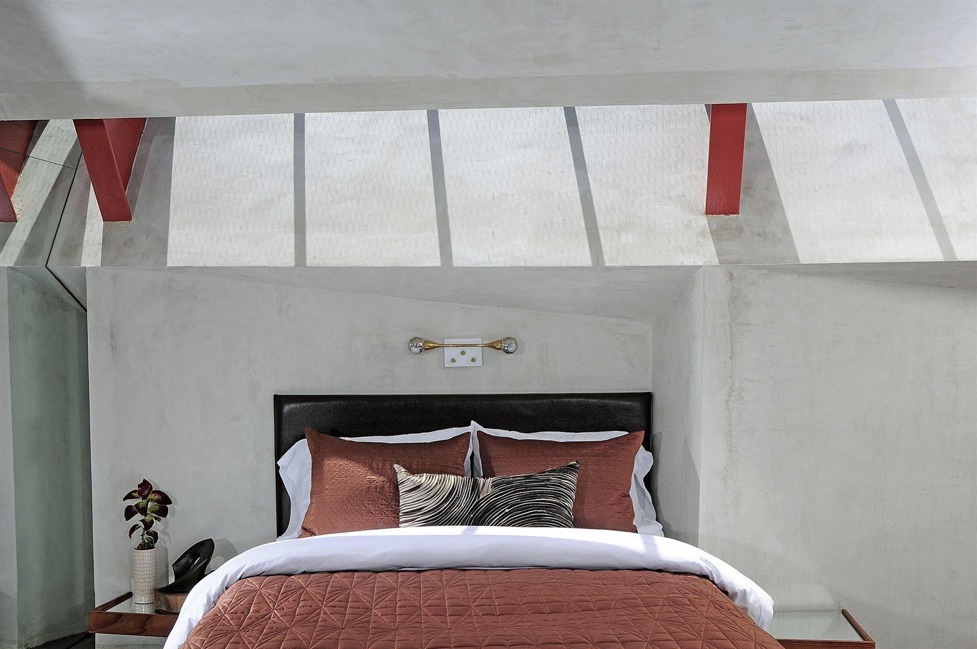 Hotel Lautner Desert Hot Springs Bagian luar foto